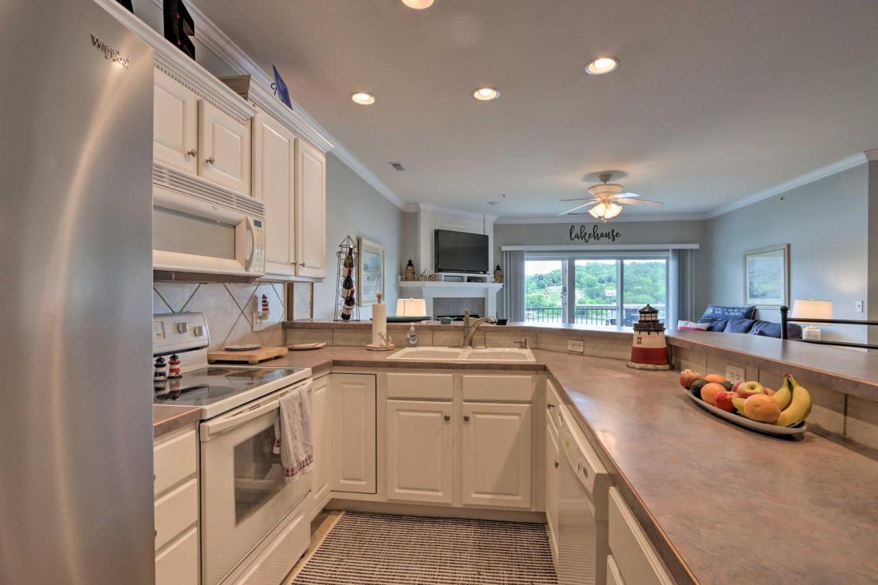 Lakefront Ozark Condo With Balcony And Seasonal Pool! Camdenton Exterior photo
