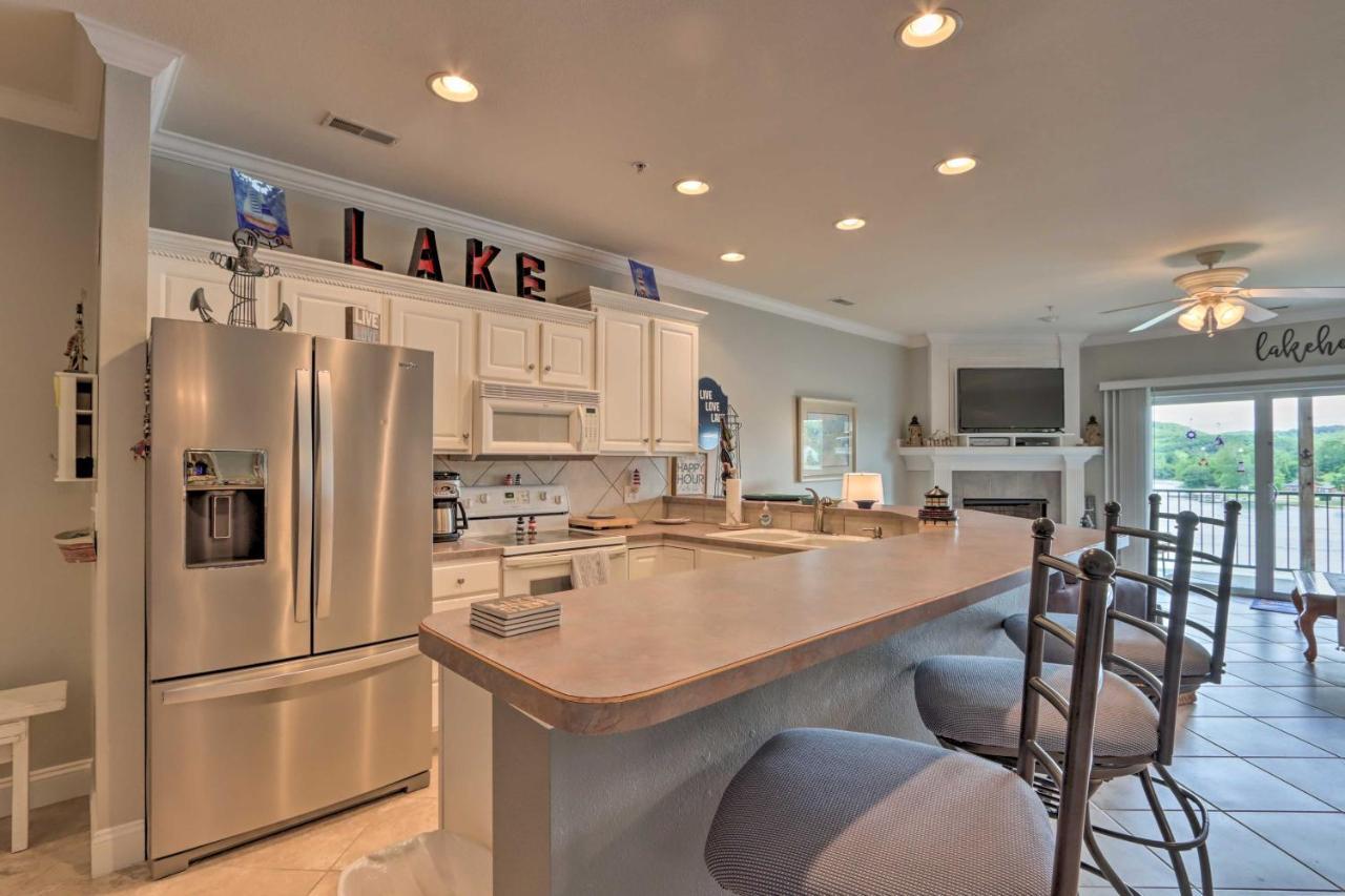 Lakefront Ozark Condo With Balcony And Seasonal Pool! Camdenton Exterior photo