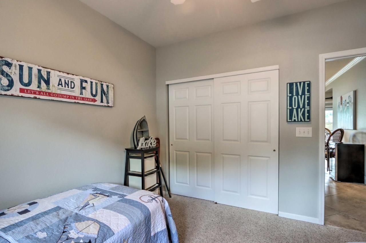 Lakefront Ozark Condo With Balcony And Seasonal Pool! Camdenton Exterior photo